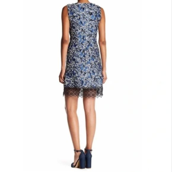 Elie Tahari V-Neck Sleeveless Blue and Black Floral Lace Wren Dress Size 8 - Picture 2 of 13